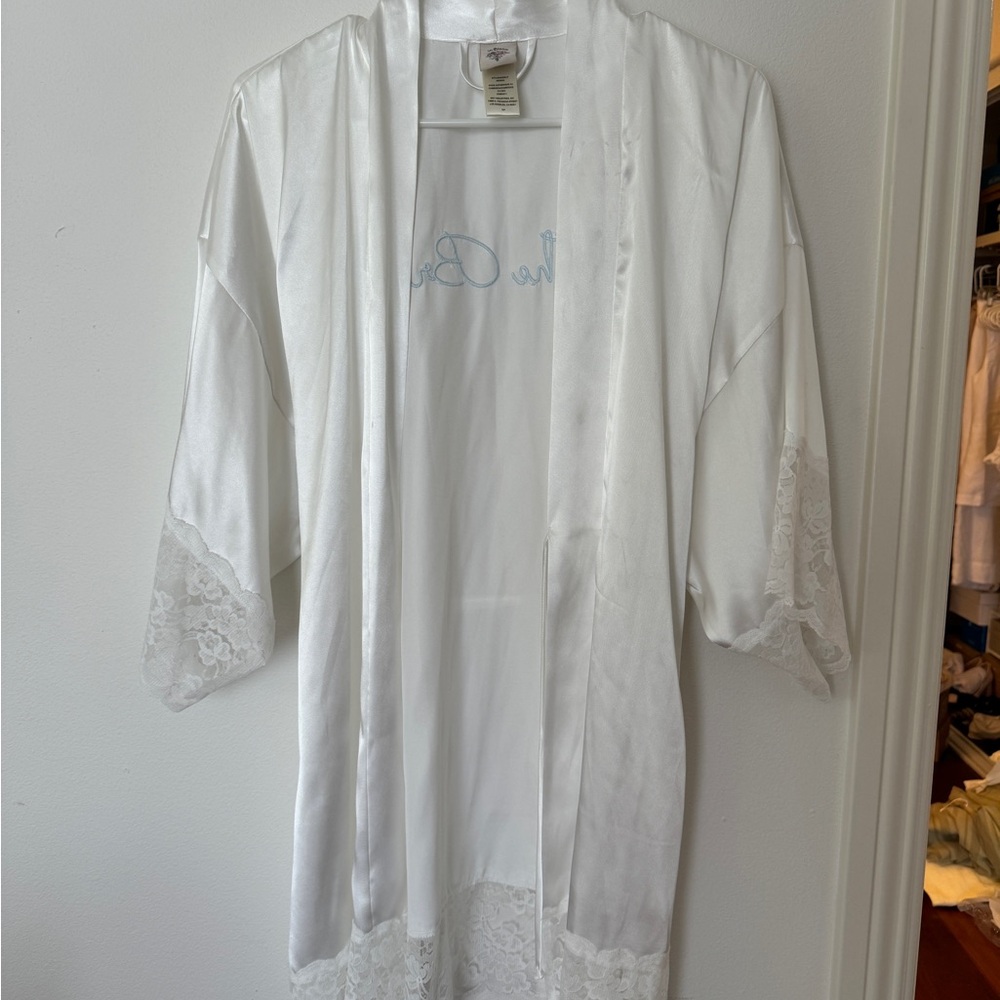 The Bride White Robe - Picture 3 of 5